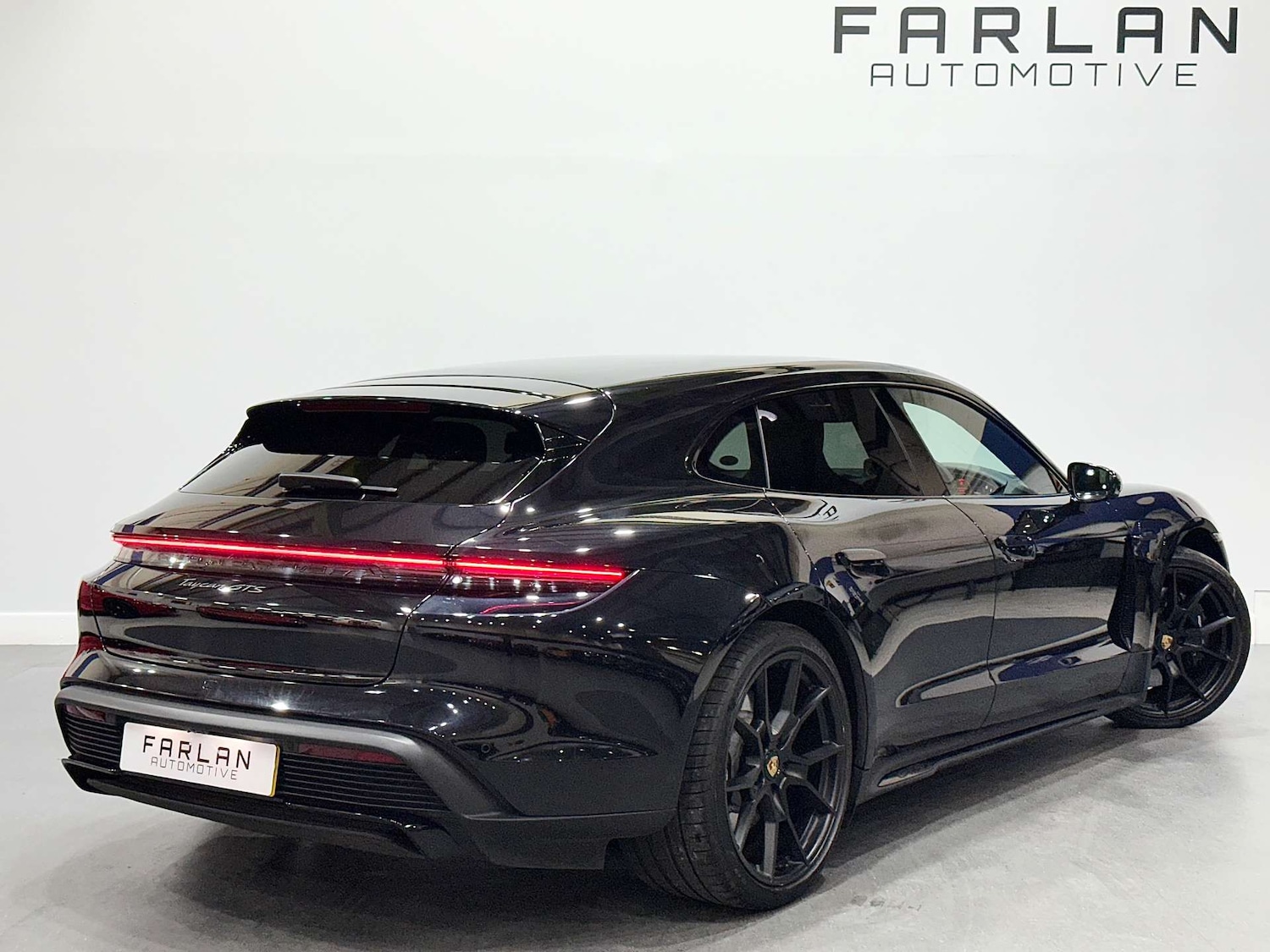 Used Porsche Taycan 2024 for sale - 76058303: Photo 4