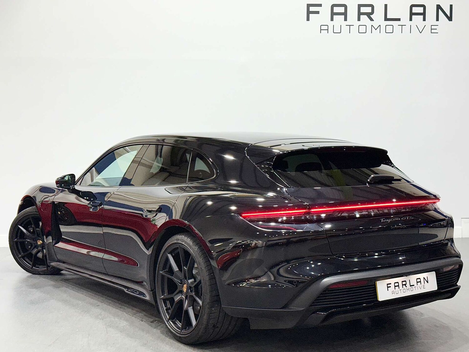 Used Porsche Taycan 2024 for sale - 76058303: Photo 5
