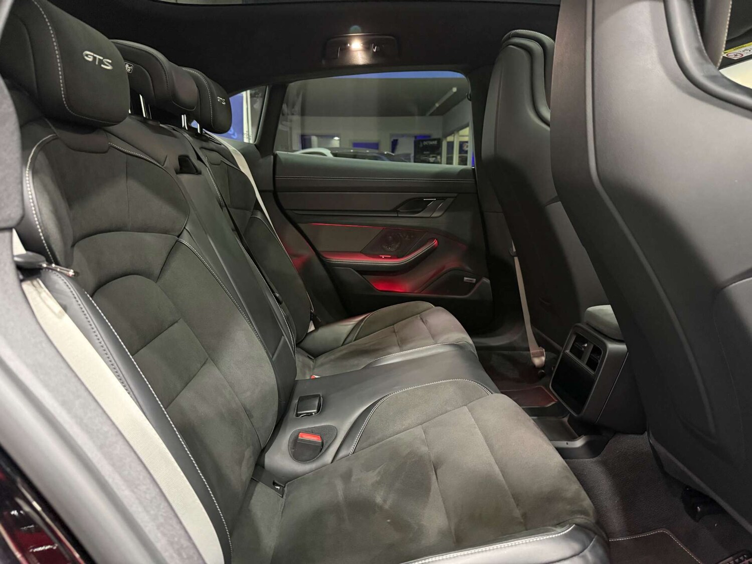 Used Porsche Taycan 2024 for sale - 76058303: Photo 50