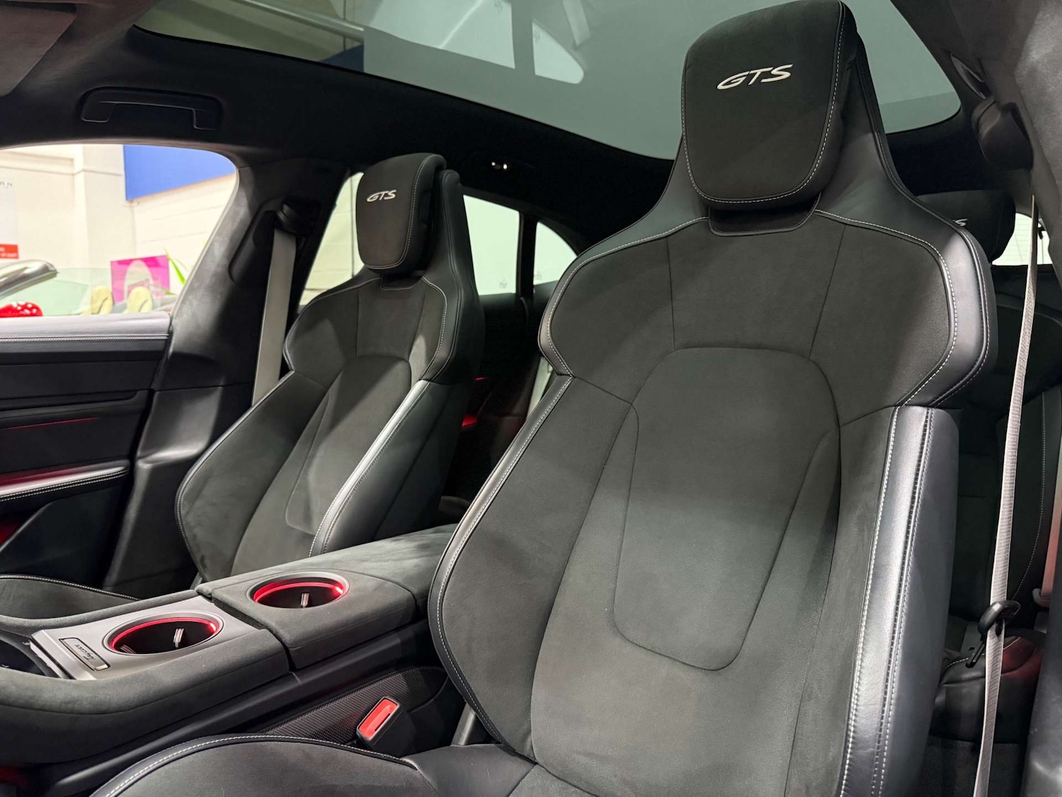 Used Porsche Taycan 2024 for sale - 76058303: Photo 6