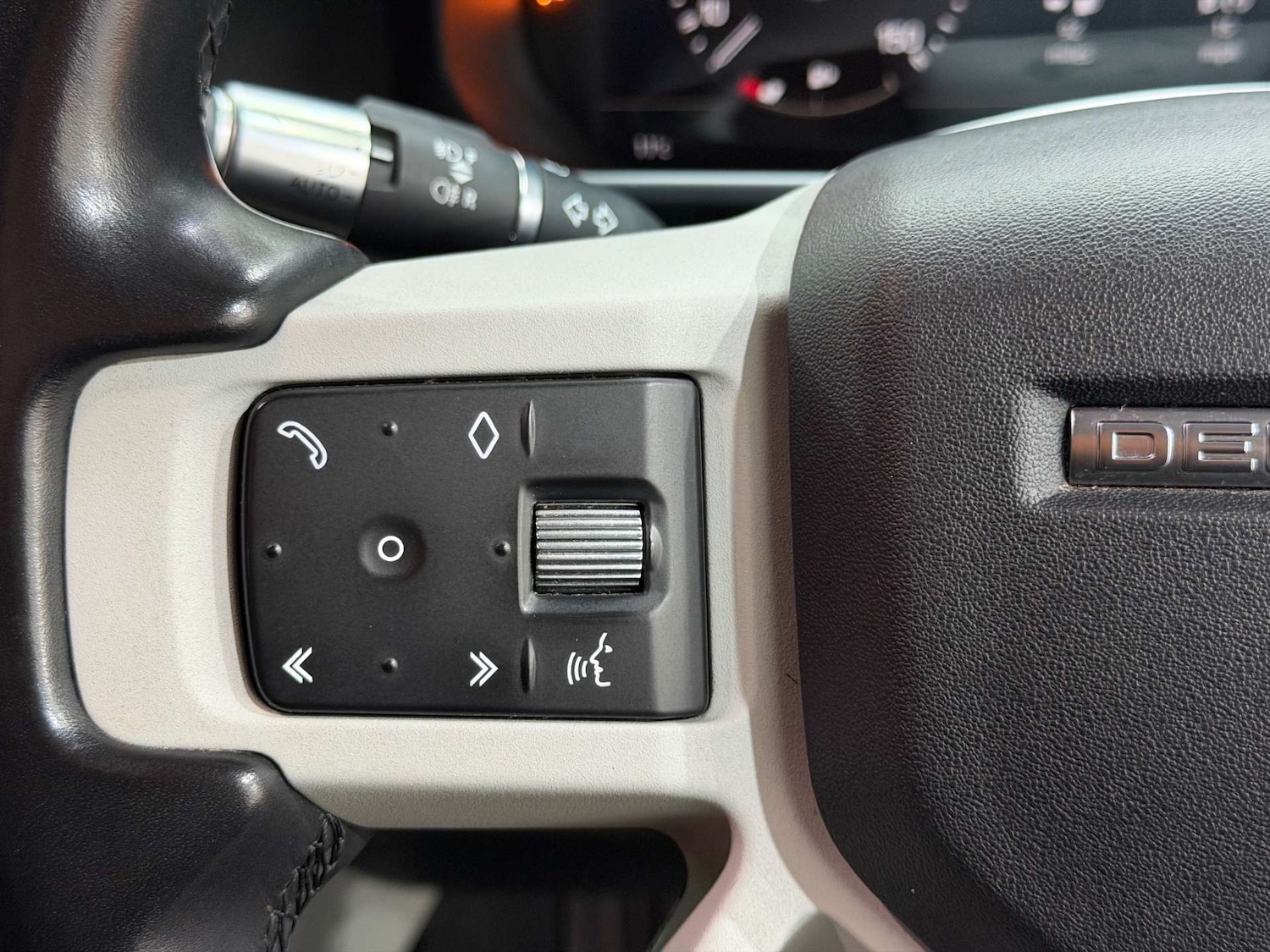 Used Land Rover Defender 110 2020 for sale - 76837454: Photo 25