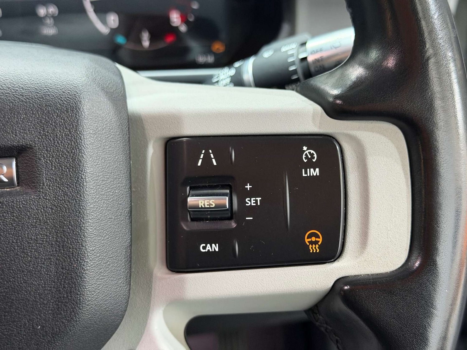 Used Land Rover Defender 110 2020 for sale - 76837454: Photo 26