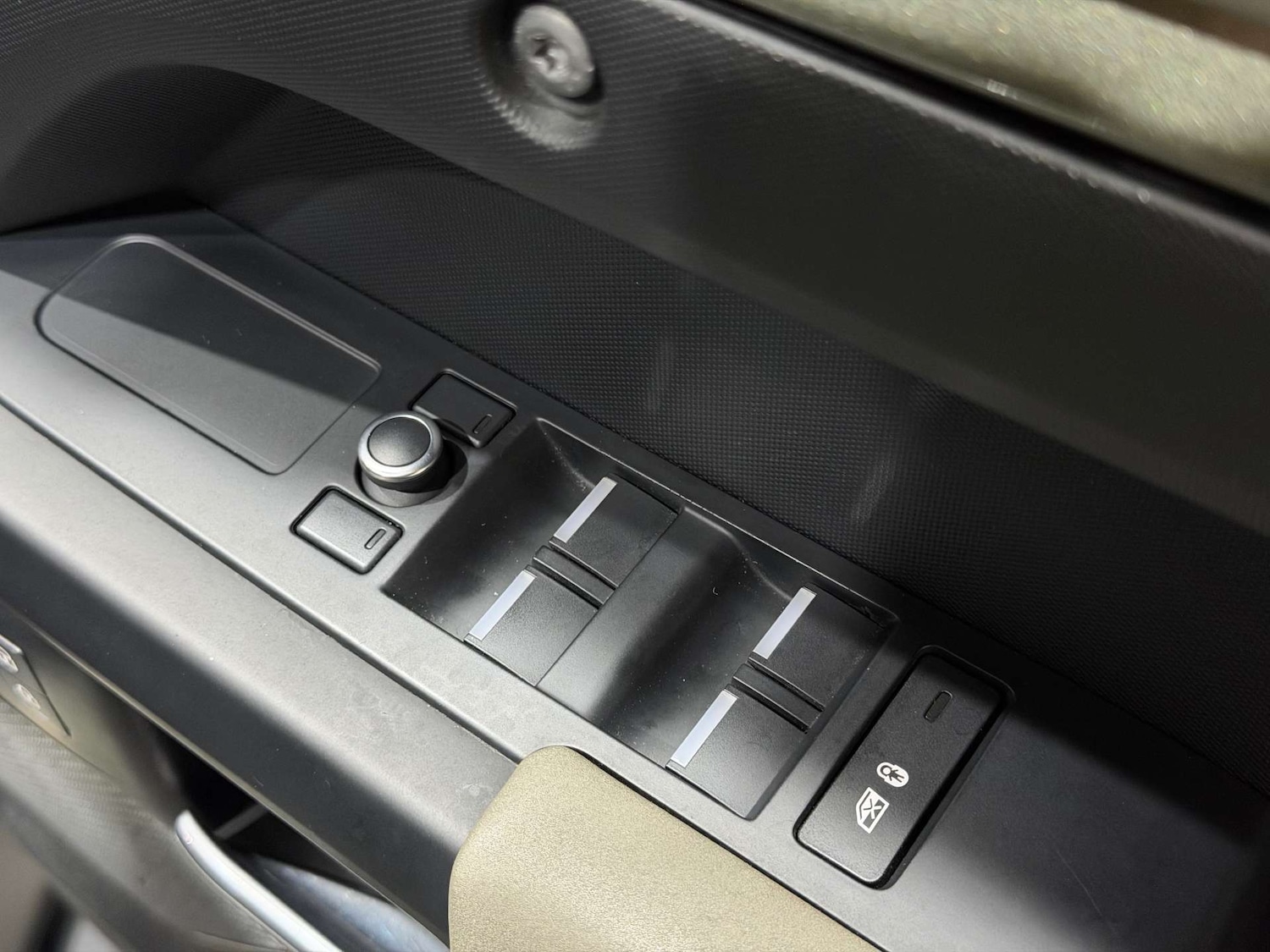 Used Land Rover Defender 110 2020 for sale - 76837454: Photo 51