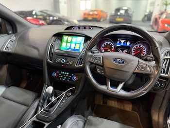 Used Ford Focus 2017 for sale - 76068131: Photo 2