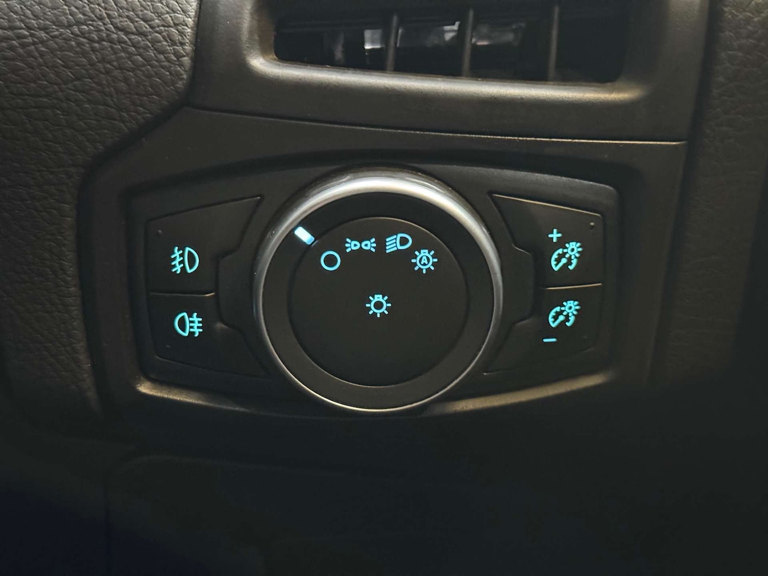 Used Ford Focus 2017 for sale - 76068131: Photo 50