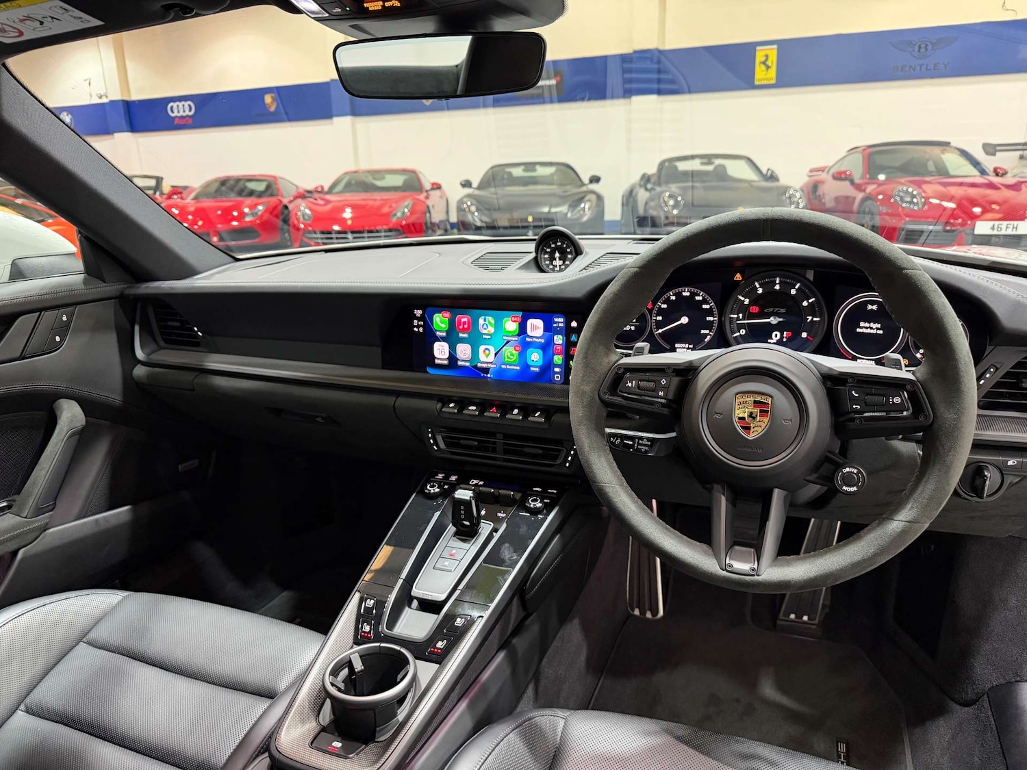 Used Porsche 911 2023 for sale - 76301957: Photo 2