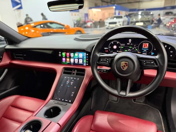 Used Porsche Taycan 2021 for sale - 76407035: Photo