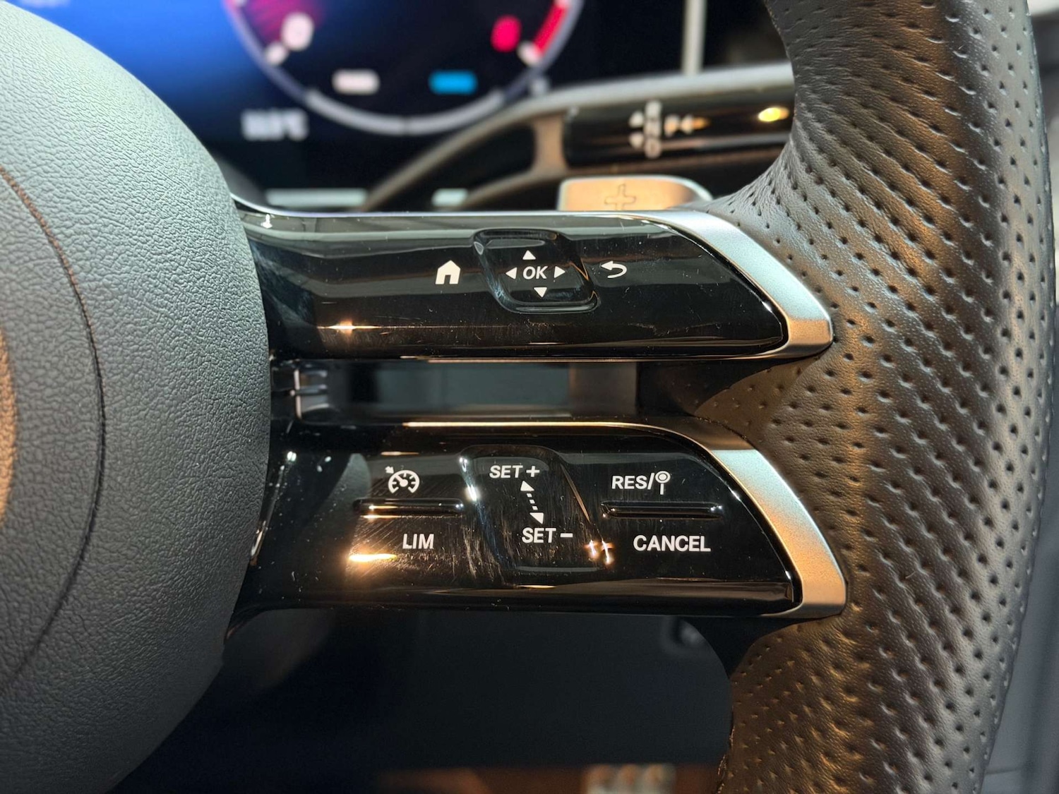 Used Mercedes-Benz GLC 2023 for sale - 77187844: Photo 34