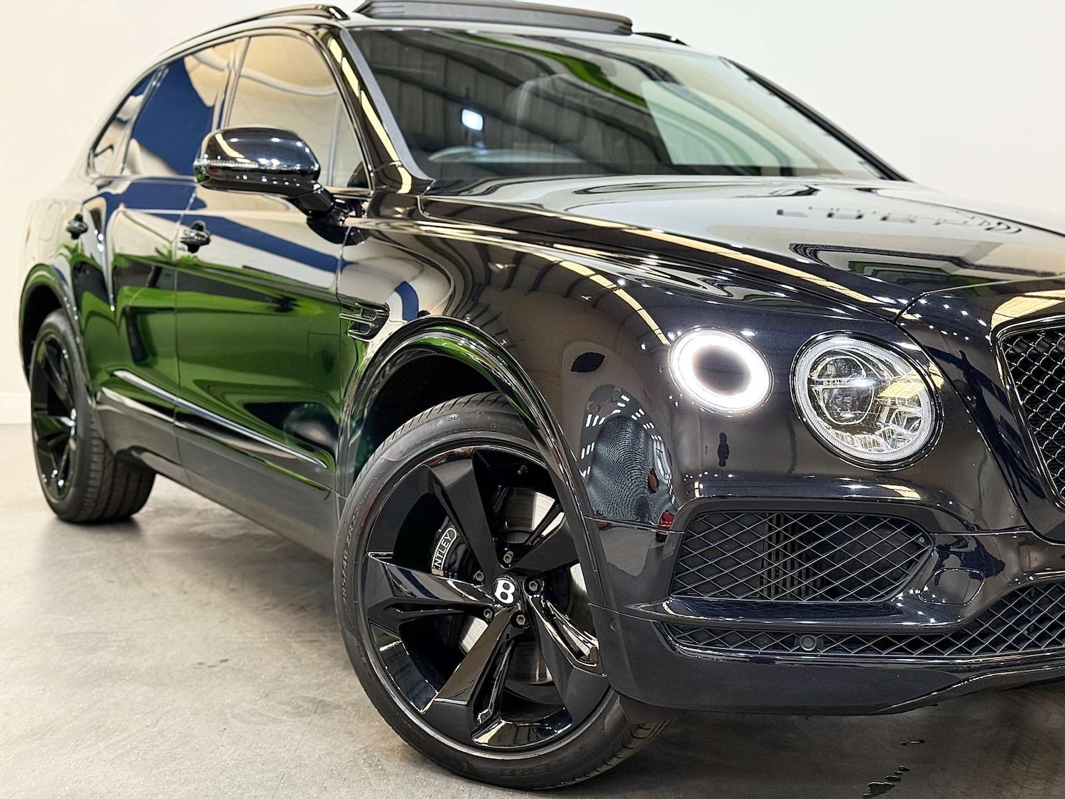 Used Bentley Bentayga 2017 for sale - 76601465: Photo 9