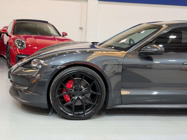 Used Porsche Taycan 2020 for sale - 76219296: Photo 16