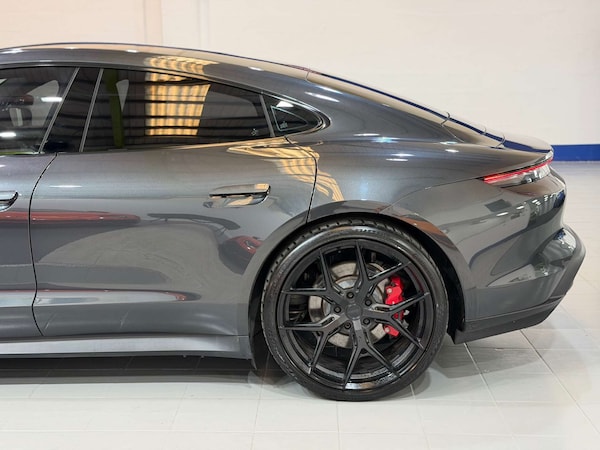 Used Porsche Taycan 2020 for sale - 76219296: Photo 17