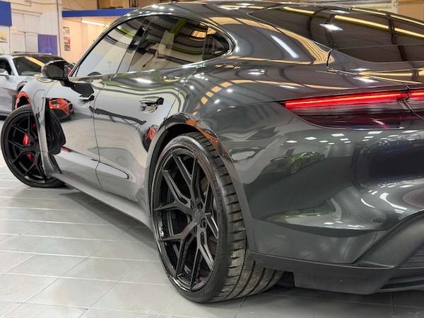 Used Porsche Taycan 2020 for sale - 76219296: Photo 22