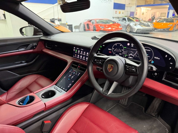 Used Porsche Taycan 2020 for sale - 76219296: Photo 30