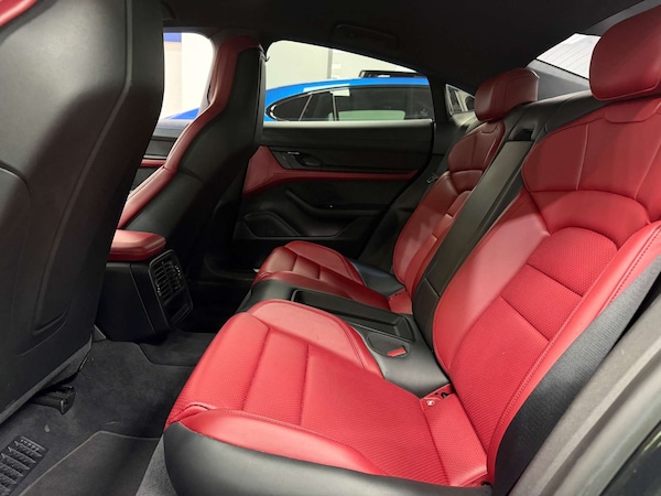 Used Porsche Taycan 2020 for sale - 76219296: Photo 37