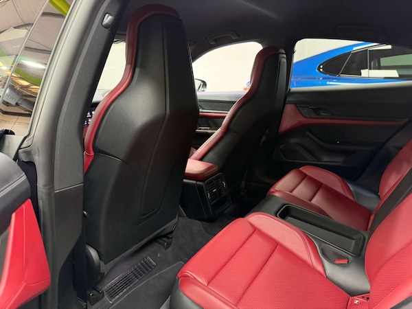 Used Porsche Taycan 2020 for sale - 76219296: Photo 38