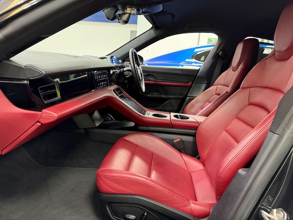 Used Porsche Taycan 2020 for sale - 76219296: Photo 40