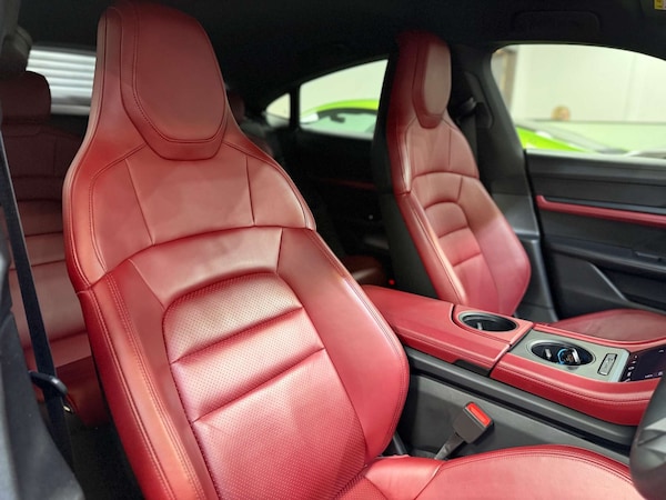 Used Porsche Taycan 2020 for sale - 76219296: Photo 6