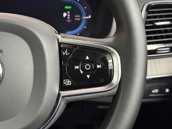 Used Volvo XC90 2023 for sale - 75656250: Photo 39