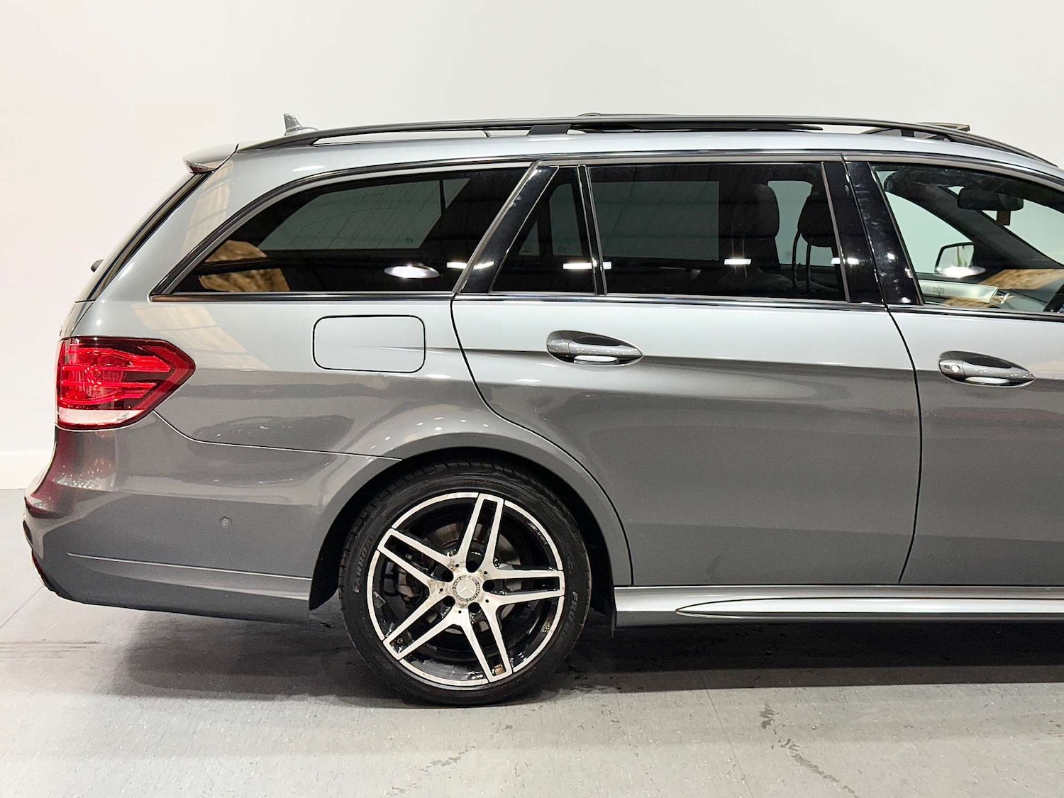 Used Mercedes-Benz E-Class 2015 for sale - 76080216: Photo 16