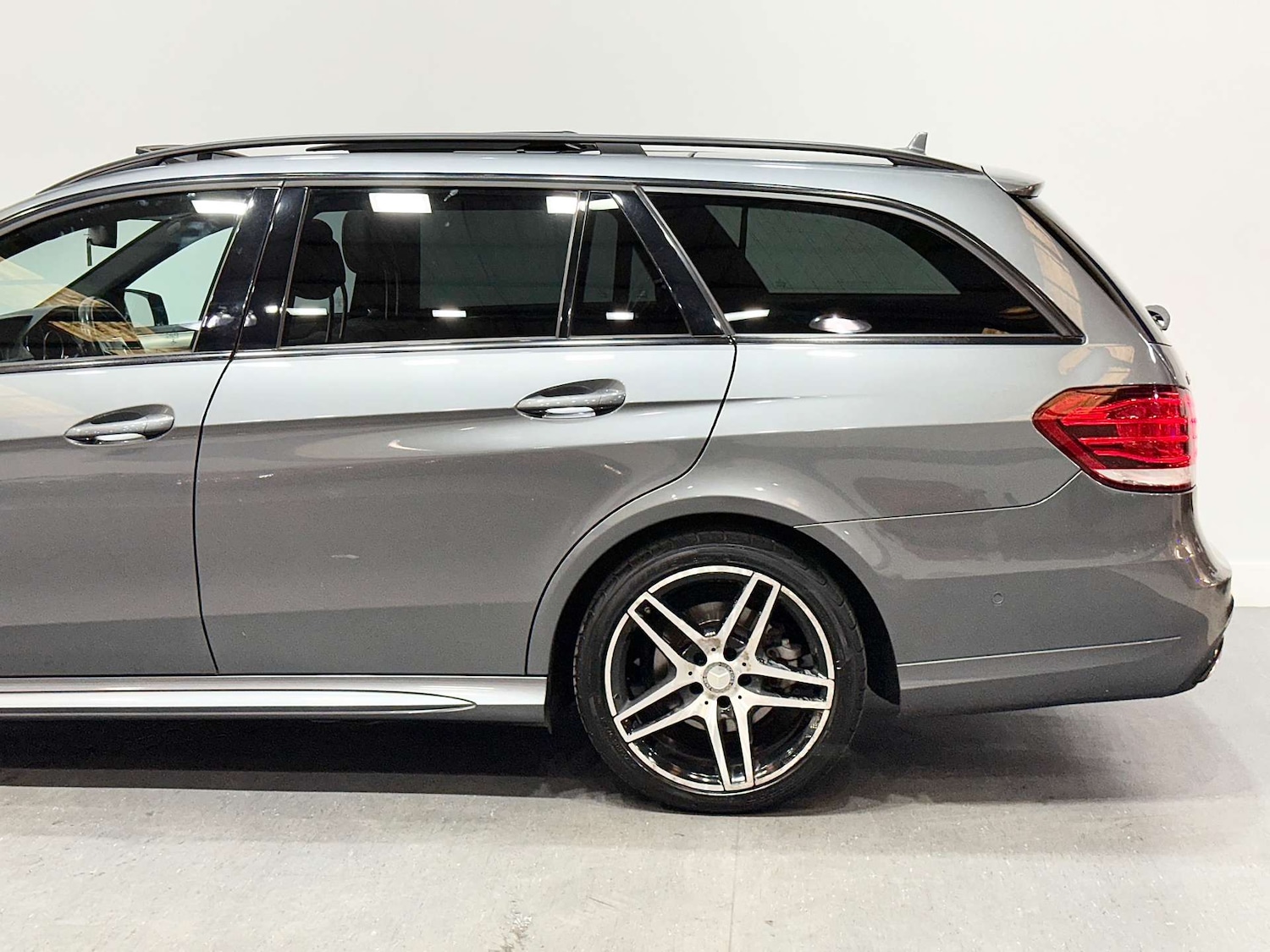 Used Mercedes-Benz E-Class 2015 for sale - 76080216: Photo 20