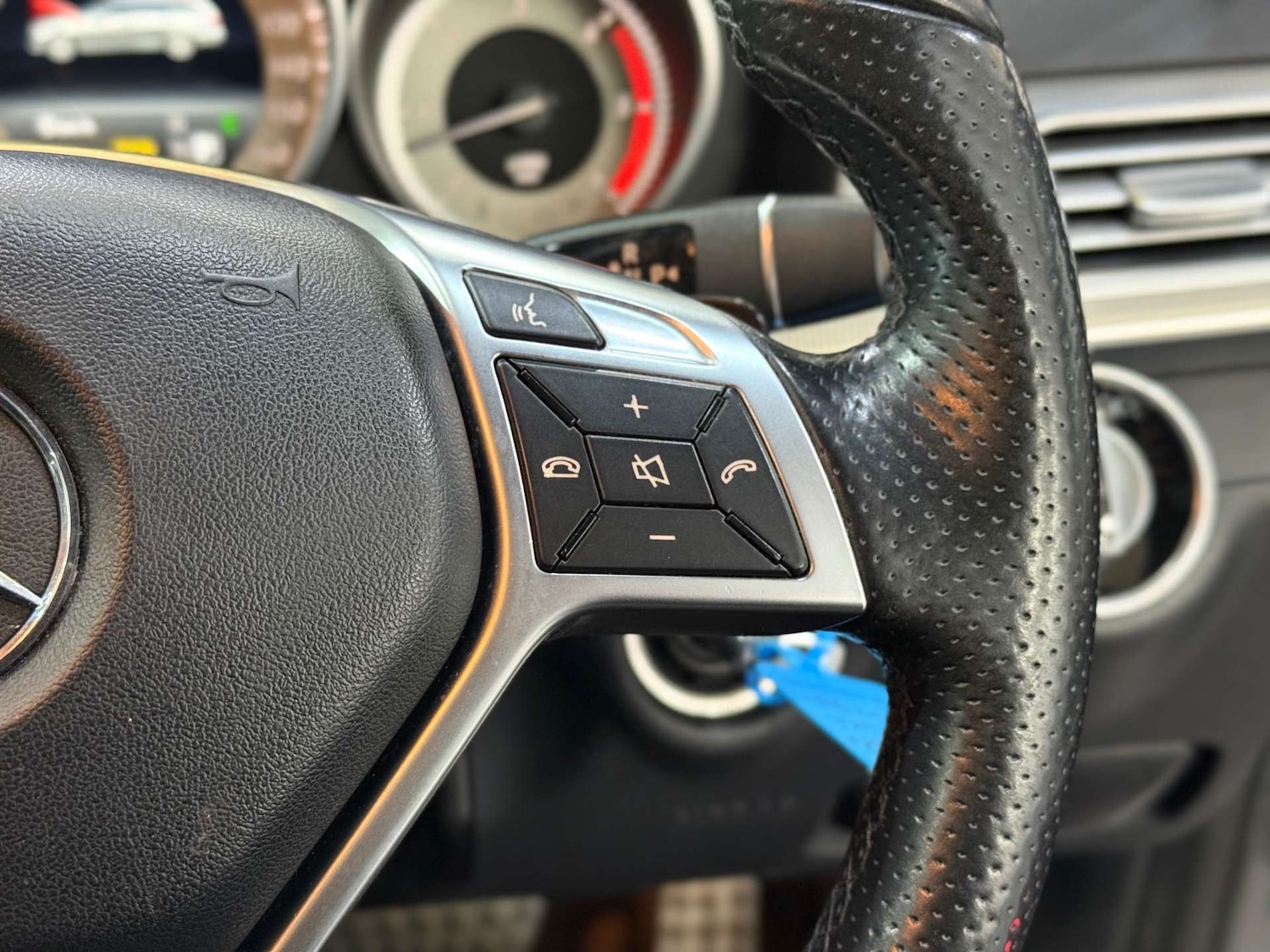 Used Mercedes-Benz E-Class 2015 for sale - 76080216: Photo 35