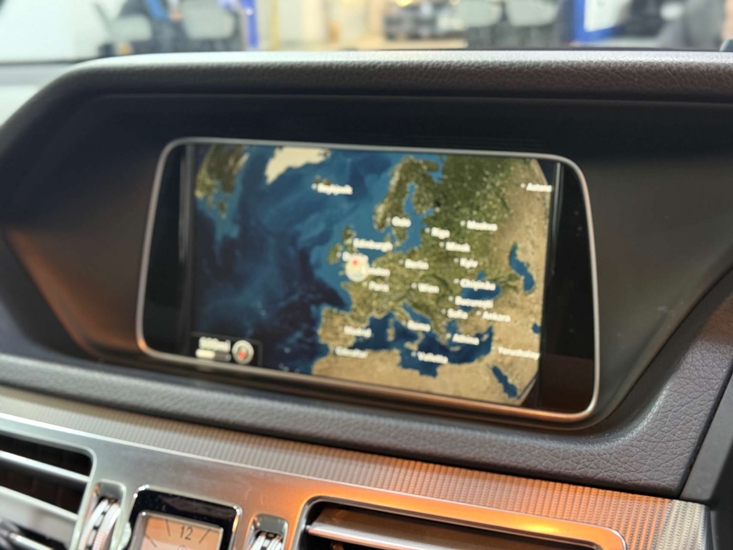 Used Mercedes-Benz E-Class 2015 for sale - 76080216: Photo 43