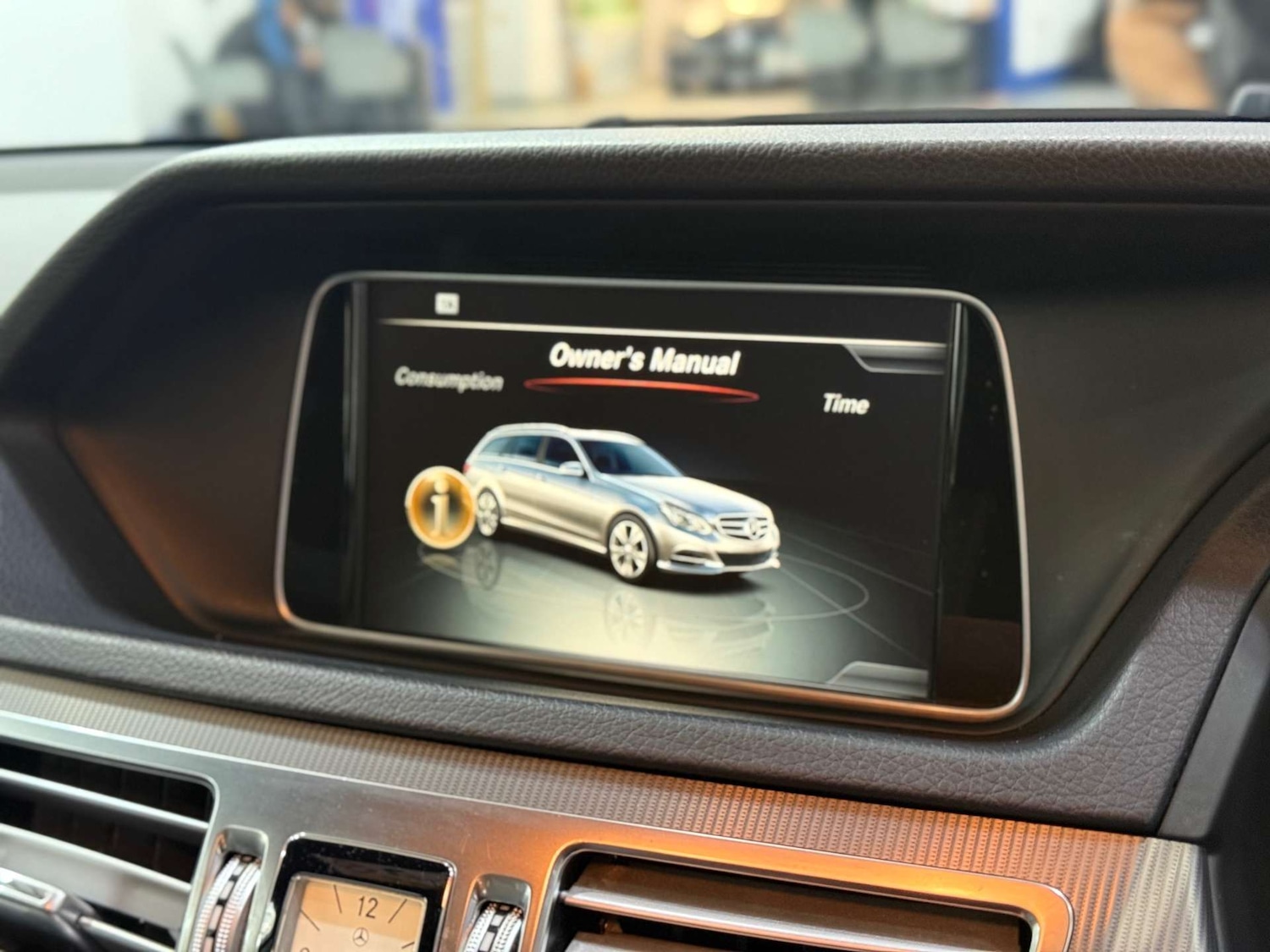 Used Mercedes-Benz E-Class 2015 for sale - 76080216: Photo 44