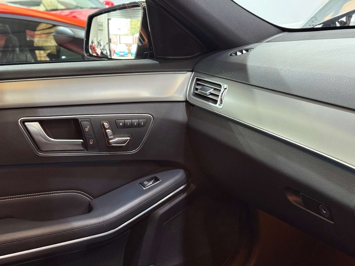 Used Mercedes-Benz E-Class 2015 for sale - 76080216: Photo 56