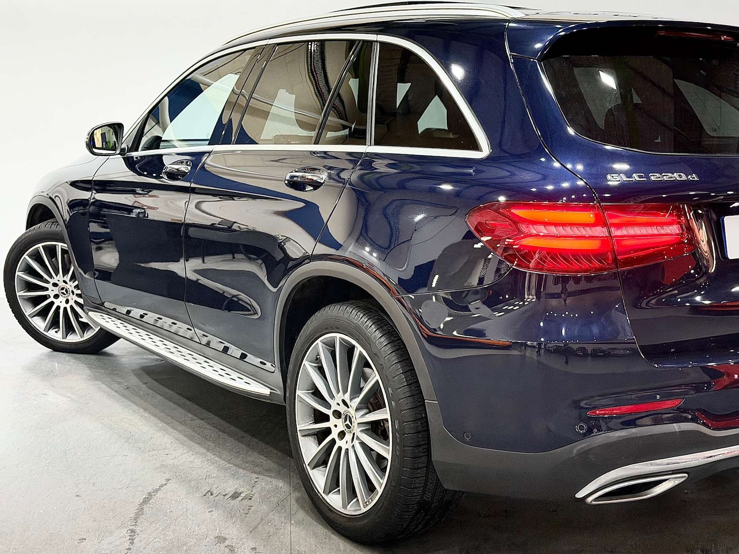 Used Mercedes-Benz GLC 2018 for sale - 76571351: Photo 27