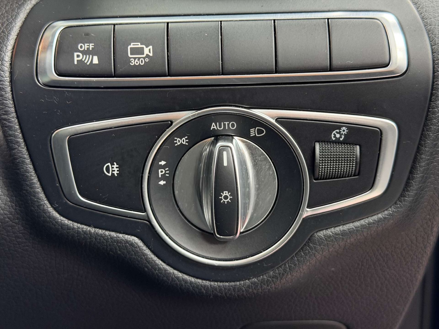 Used Mercedes-Benz GLC 2018 for sale - 76571351: Photo 57