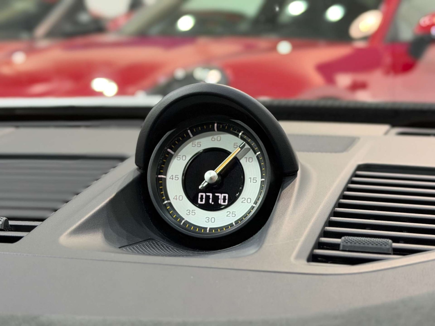 Used Porsche 911 2024 for sale - 76193415: Photo 42