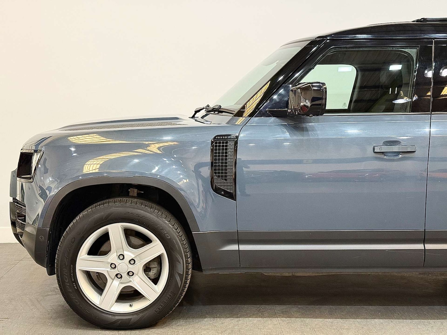 Used Land Rover Defender 2021 for sale - 76601919: Photo 19