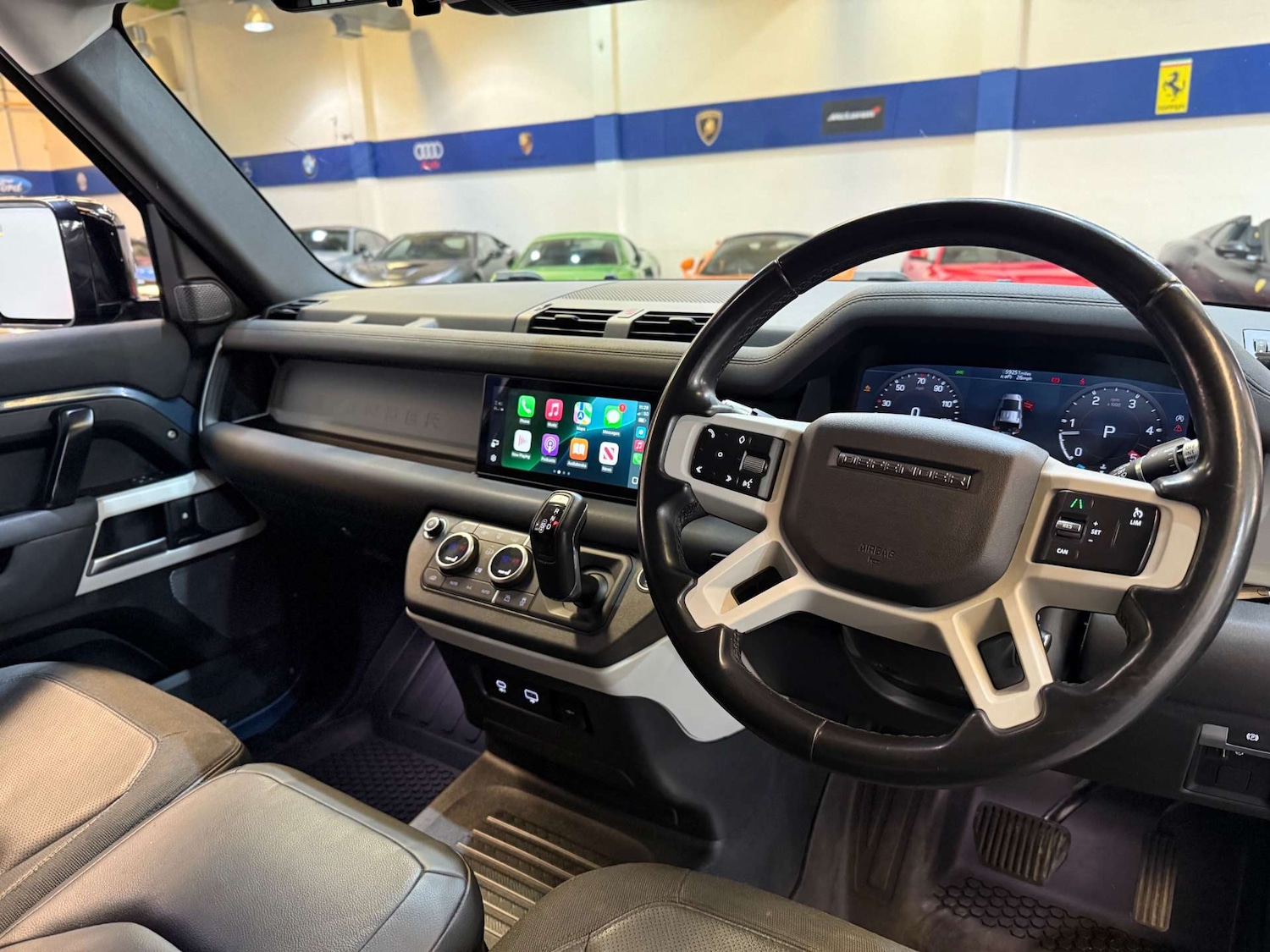 Used Land Rover Defender 2021 for sale - 76601919: Photo 2