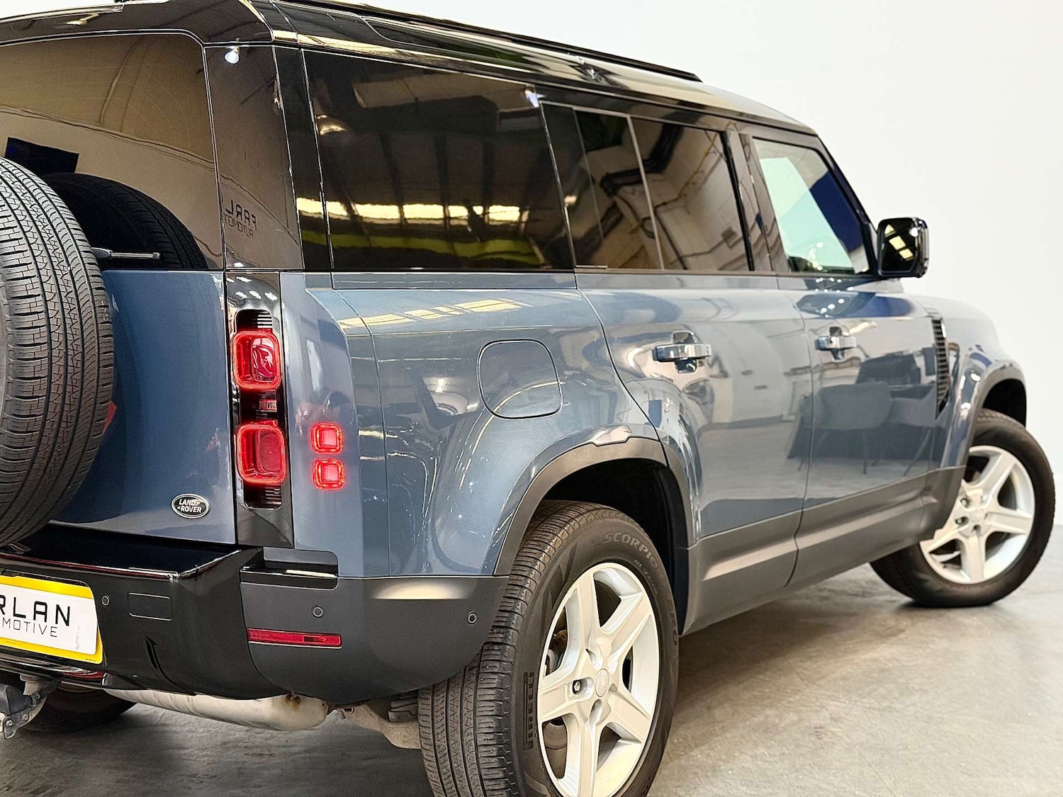 Used Land Rover Defender 2021 for sale - 76601919: Photo 30