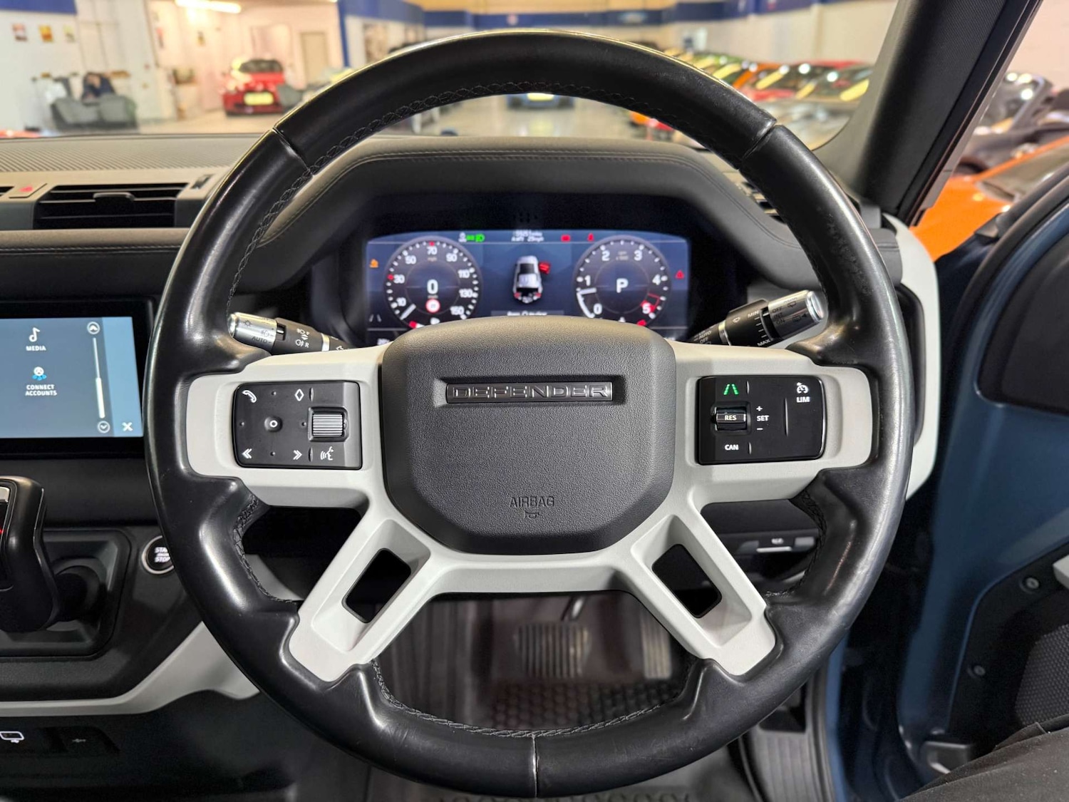 Used Land Rover Defender 2021 for sale - 76601919: Photo 31