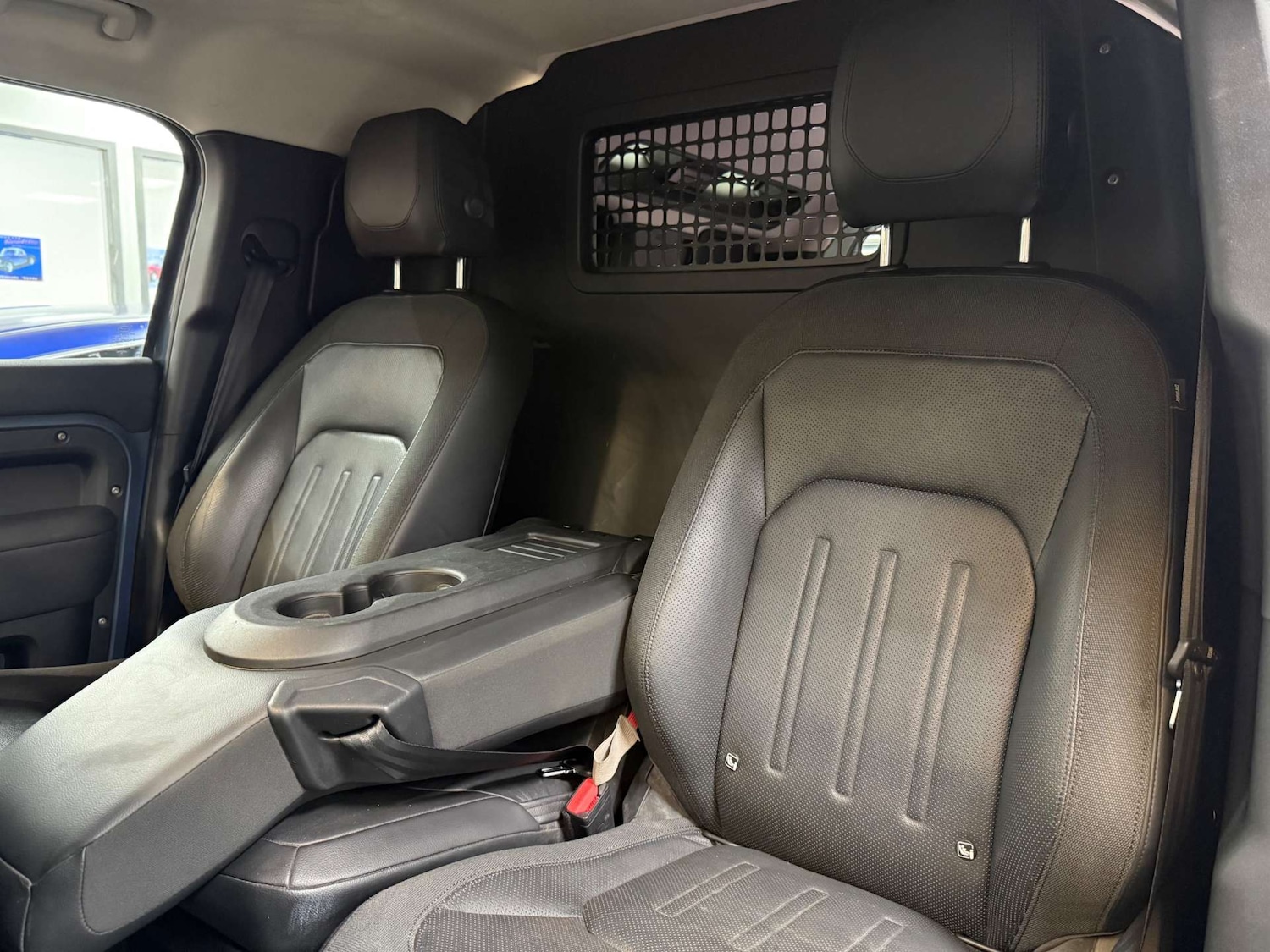 Used Land Rover Defender 2021 for sale - 76601919: Photo 33