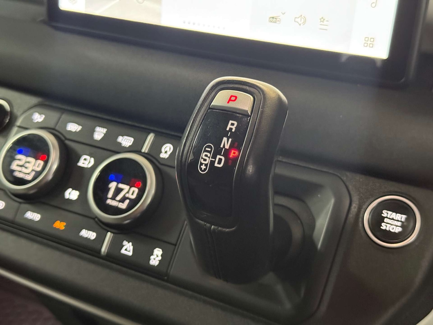 Used Land Rover Defender 2021 for sale - 76601919: Photo 63