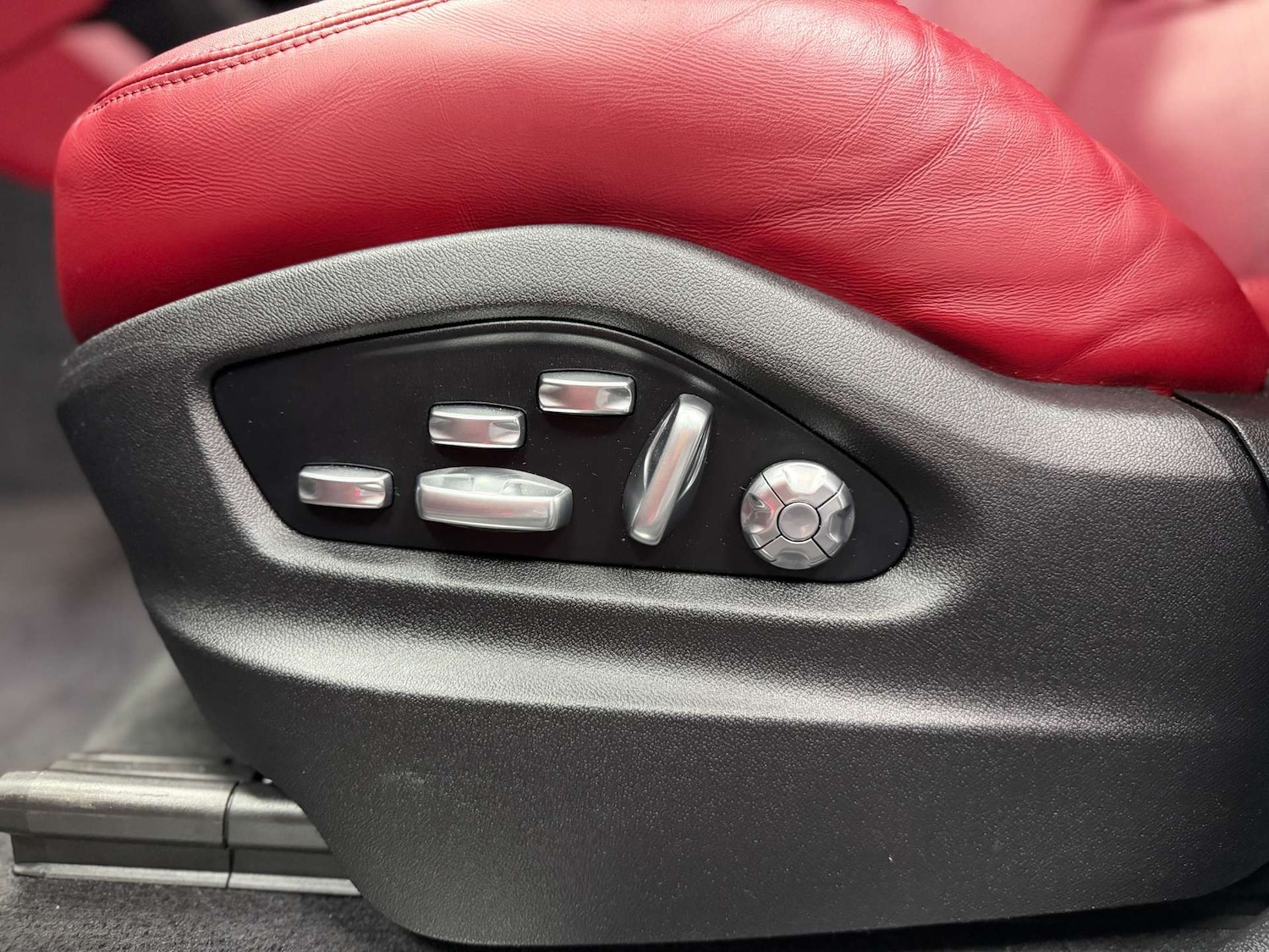 Used Porsche Cayenne 2020 for sale - 77136380: Photo 36