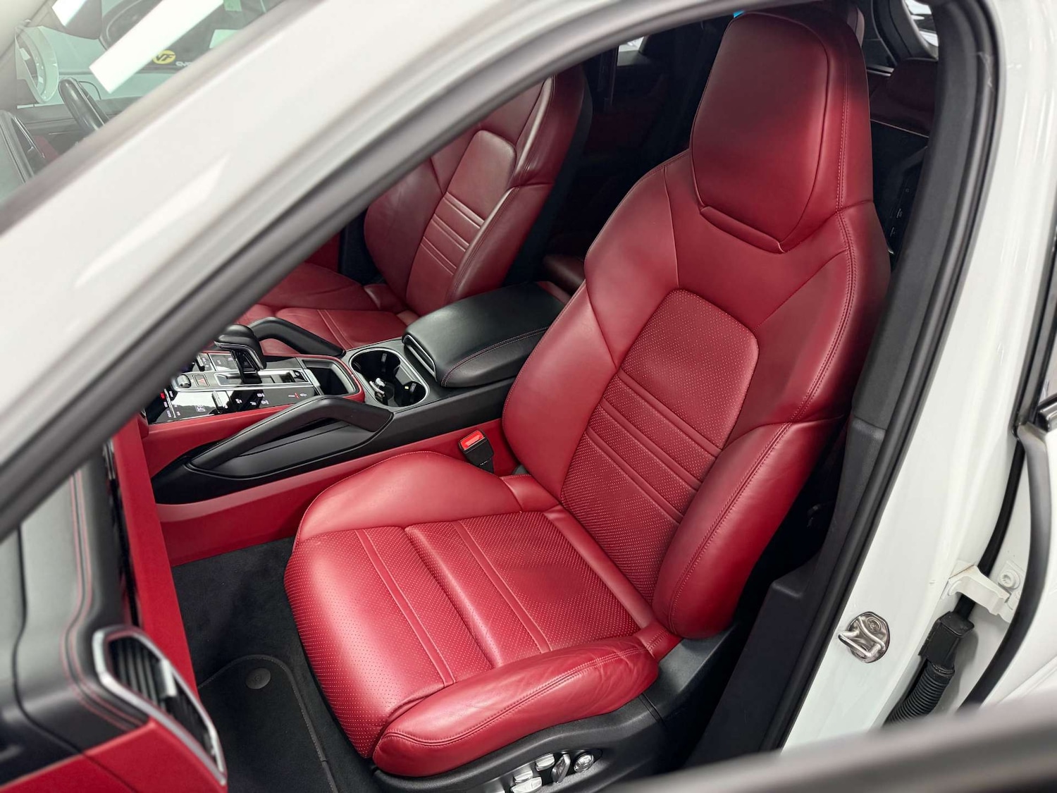 Used Porsche Cayenne 2020 for sale - 77136380: Photo 37