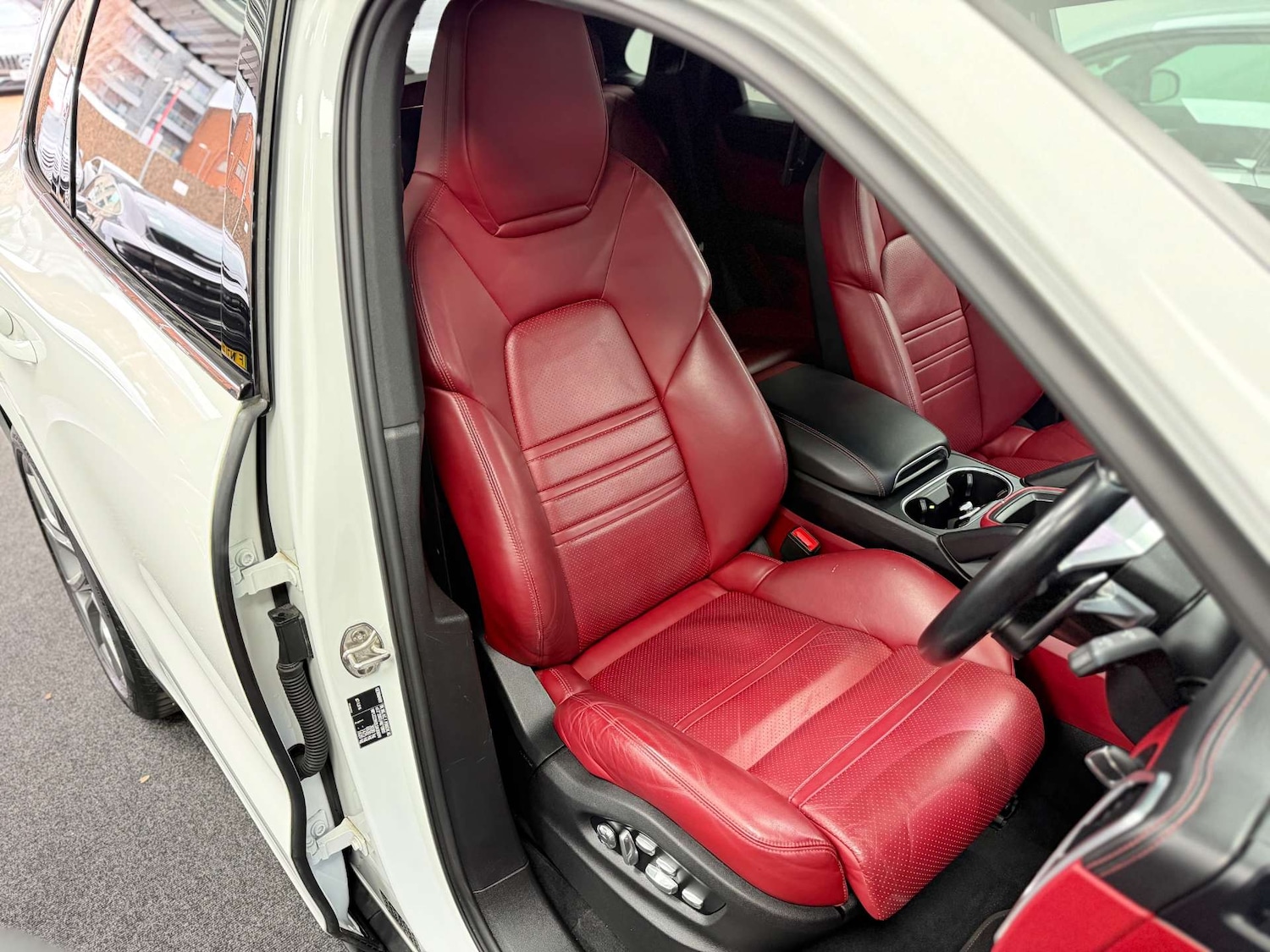 Used Porsche Cayenne 2020 for sale - 77136380: Photo 38