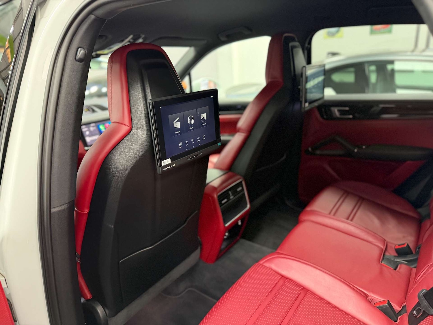 Used Porsche Cayenne 2020 for sale - 77136380: Photo 43