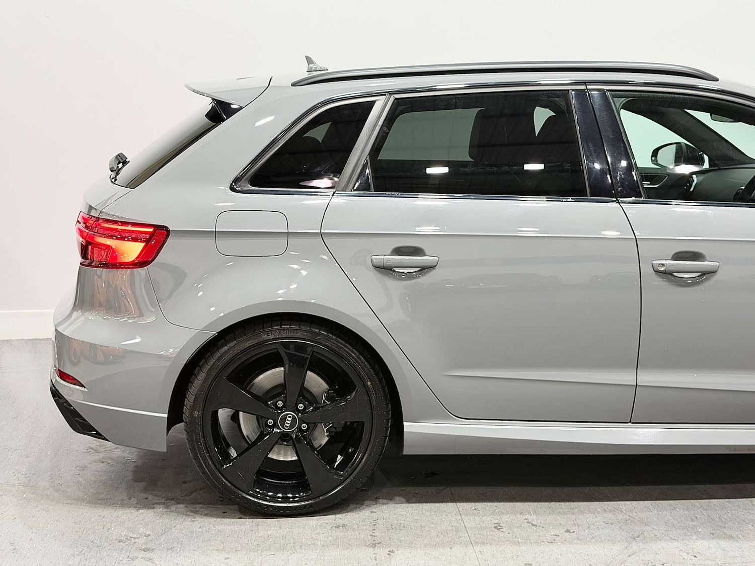 Used Audi RS3 2017 for sale - 76698005: Photo 17