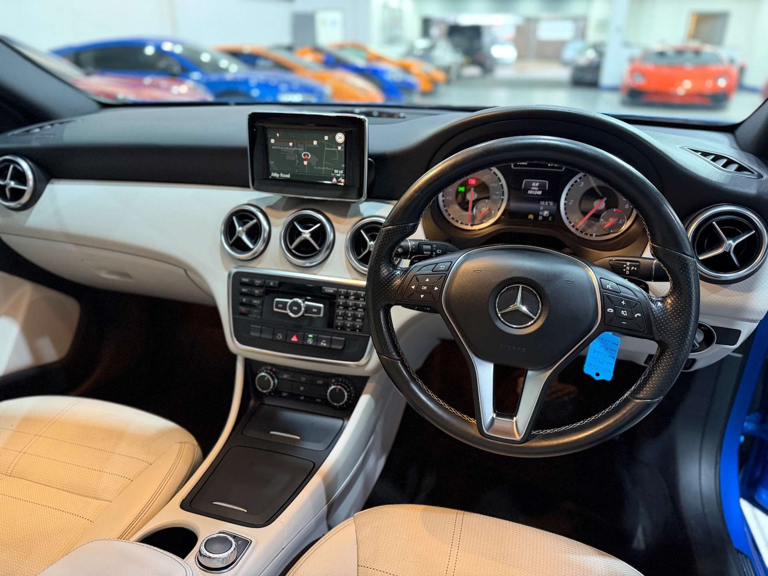 Used Mercedes-Benz A-Class 2015 for sale - 77184853: Photo 2