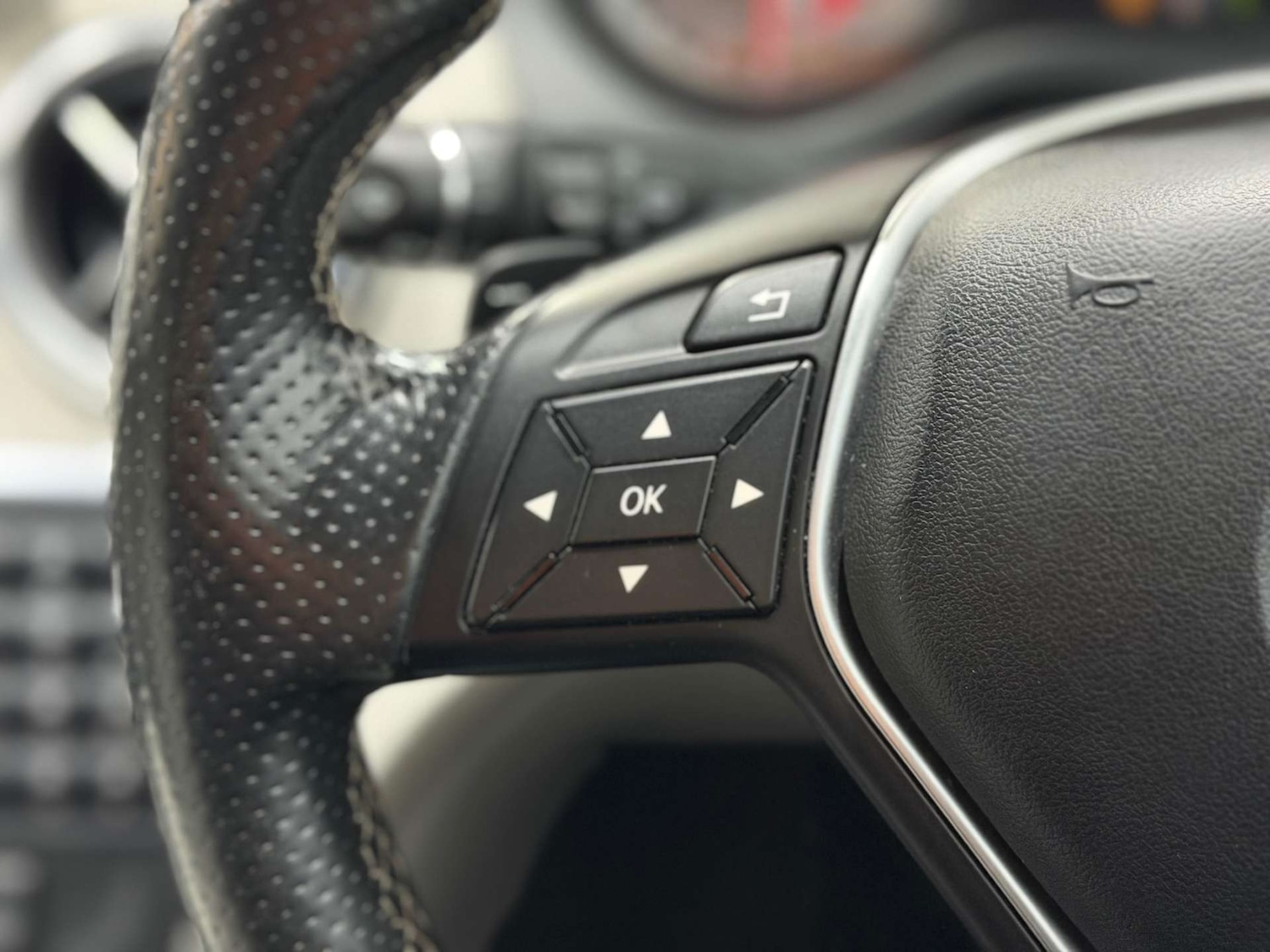 Used Mercedes-Benz A-Class 2015 for sale - 77184853: Photo 36