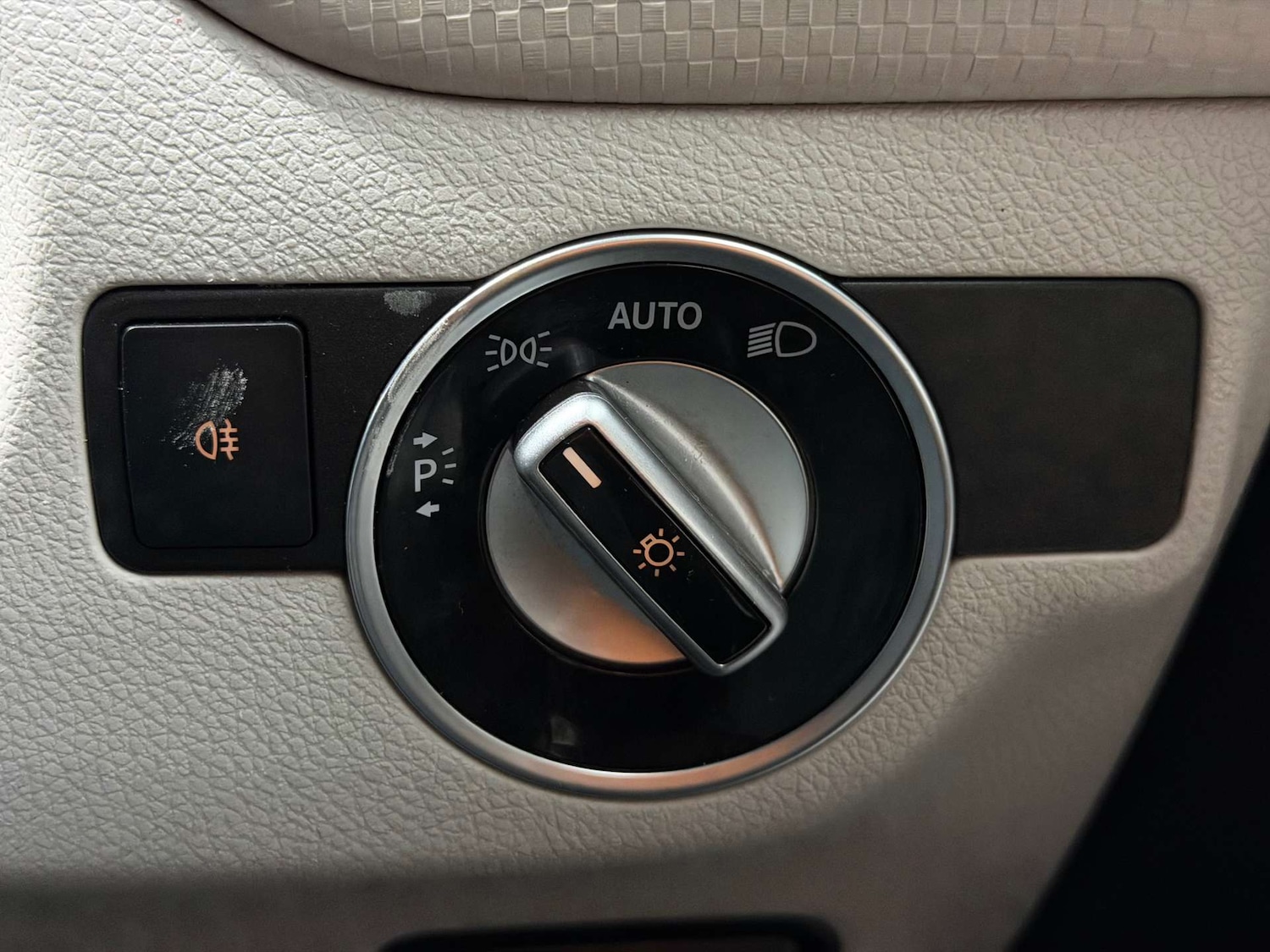 Used Mercedes-Benz A-Class 2015 for sale - 77184853: Photo 57