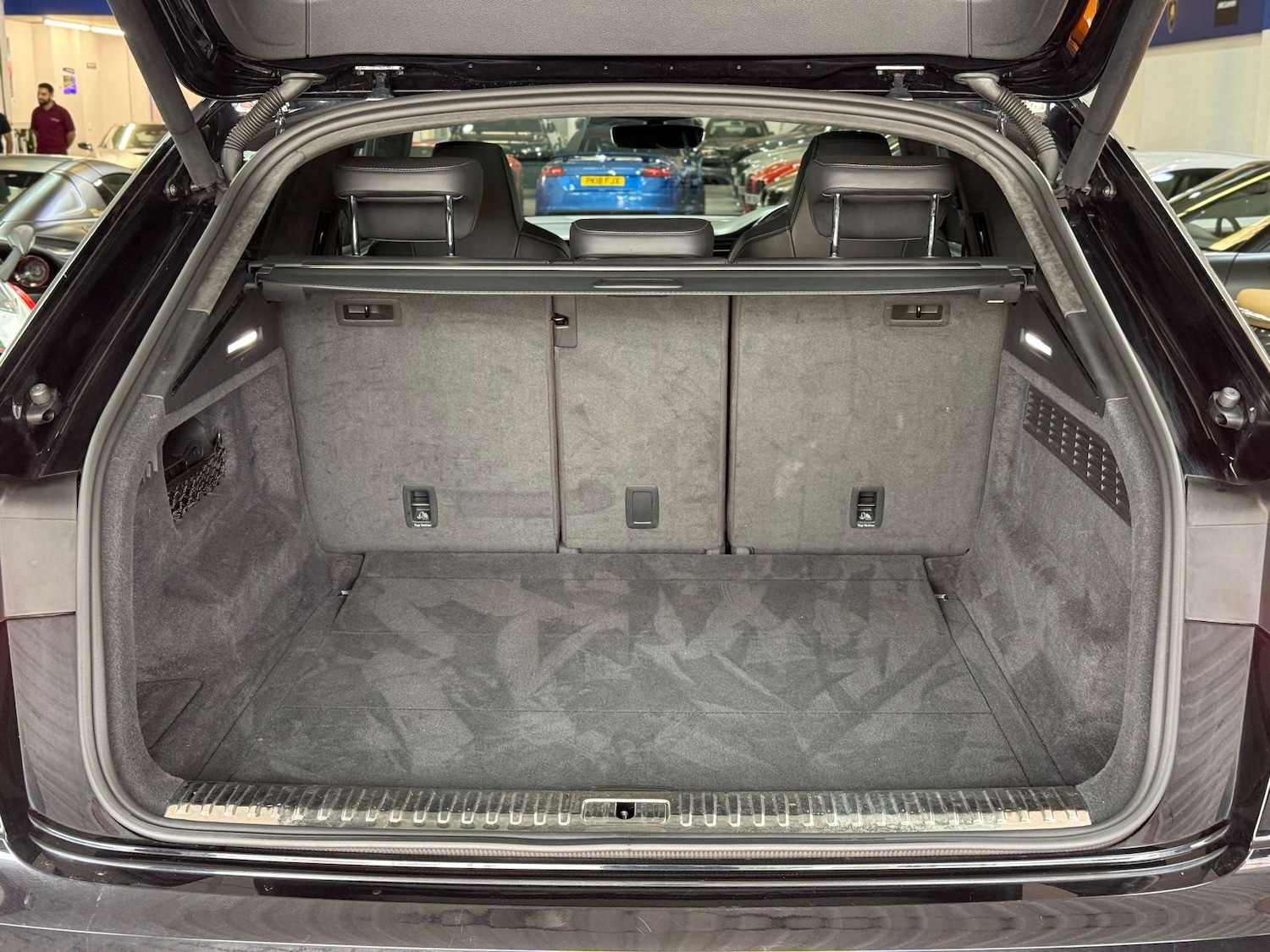 Used Audi Q8 2020 for sale - 76601934: Photo 77