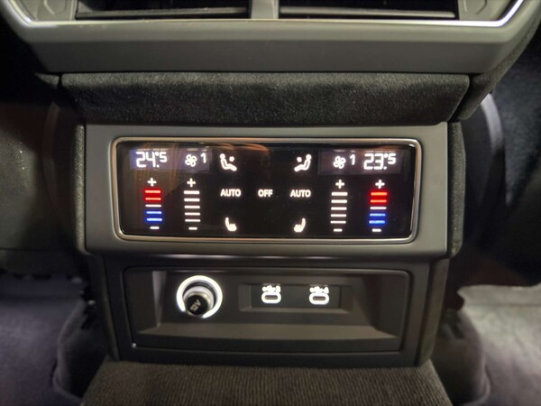 Used Lamborghini Urus 2023 for sale - 75634075: Photo 72