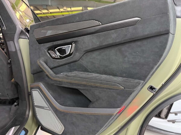 Used Lamborghini Urus 2023 for sale - 75634075: Photo 75