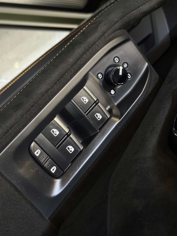 Used Lamborghini Urus 2023 for sale - 75634075: Photo 81