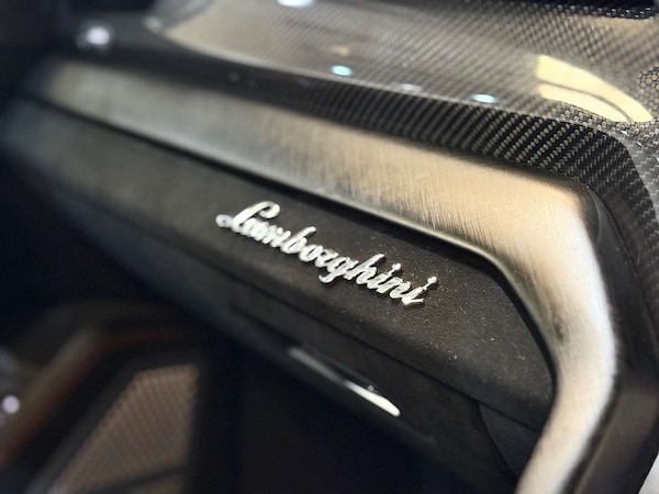Used Lamborghini Urus 2023 for sale - 75634075: Photo 87